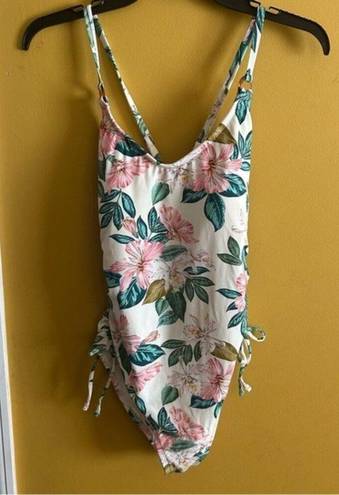 Beach Club Palisades  floral print side tie floral lined swimsuit size Medium