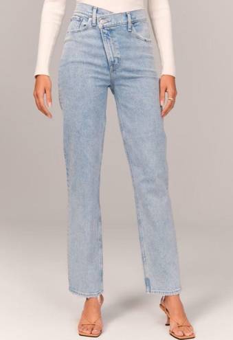 Abercrombie & Fitch Ultra High Rise 90s Straight Jean