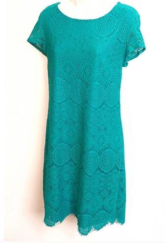 Laundry by Shelli Segal 🆕 Shelli Segal scalloped lace short sleeve scoop neck teal mini dress