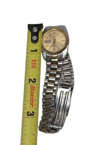 Seiko Vtg  Watch Women Gold Tone 3E23-0A60 With Date Indicator No Battery Parts