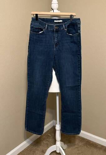 Levi Strauss & CO. Levi Classic Straight Jeans Size: 12