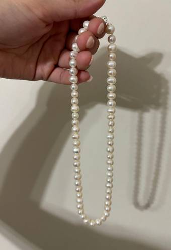 Kendra Scott 16” White Pearl Necklace 