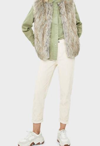 Bershka faux fur vest size M , new with tag