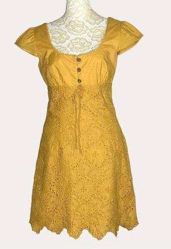 Laundry by Shelli Segal  Eyelet Lace Dress Floral Gold Yellow 4 bv