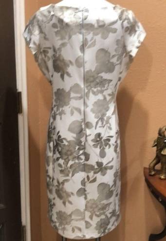 ECI  New York silver floral white dress