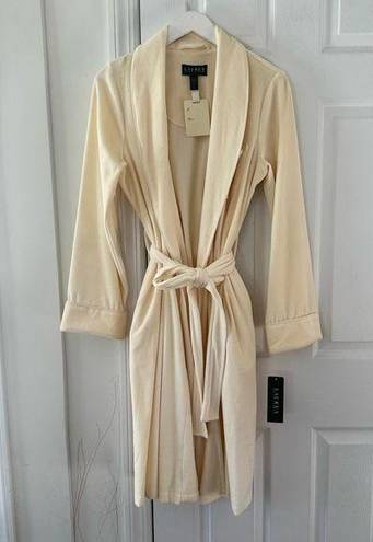 Lauren Ralph Lauren Cream Vanilla Luxury Embrodiered Crest Pocket NWT Robe Small