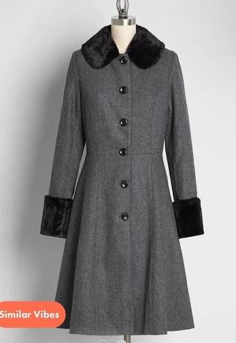 Modcloth VOODOO VIXEN ‎ Air of Sophistication Coat Size 8 Grey Black Faux Fur NWT