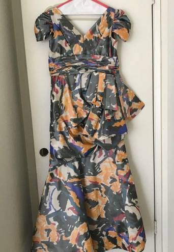 Oscar de la Renta NWOT  silk gown size 16