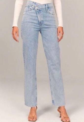 Abercrombie & Fitch  Ultra High Rise 90s Straight Jean criss cross