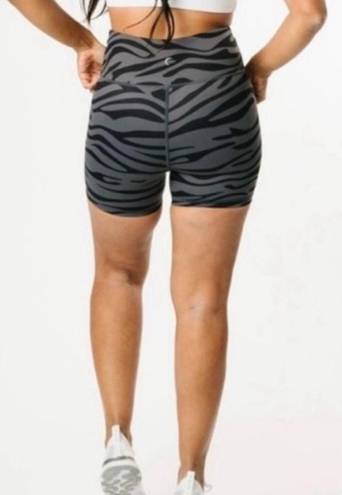 Zyia  Active Gray Safari Light N Tight Hustle Shorts 4” Size Medium