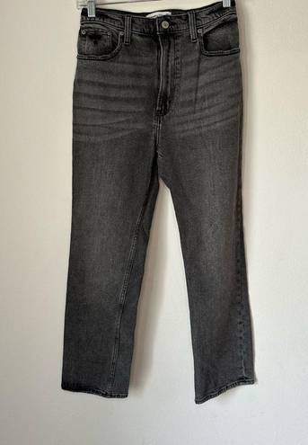 Abercrombie & Fitch  Ultra High Rise Ankle Straight Jean Size 26