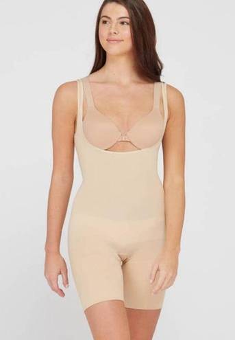 Spanx Assets by  Remarkable Results All in One Bodysuit Women's XL Beige