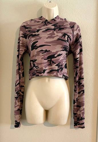 Hot Kiss NWOT  stretchy camo cropped hoodie. Sz S