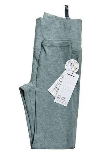 Vuori  Women's Clean Elevation VW444 Stormy Heather Size Small New w/tag …