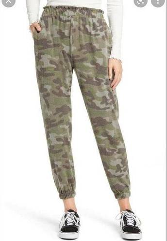 Krass&co La La Land Creative  Camo Fleece Jogger Pants Size Medium NWT