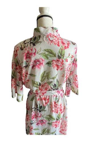 Show Me Your Mumu beautiful lightweight Robe, white with bright pink flowers, comes with belt, size is one size small/medium, excellent condition