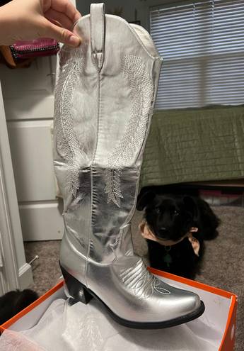 Silver Cowgirl Boots Size 9