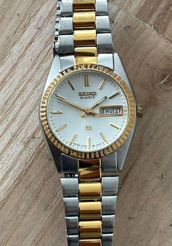 Seiko  SQ Ladies Watch White Dial Day Date Window Two-Tone Bracelet Vintage