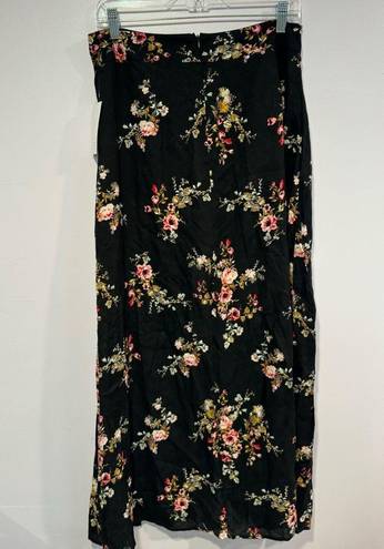 Black floral short maxi skirt Size L