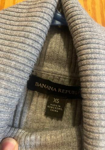 Banana Republic Gray Turtleneck Sweater