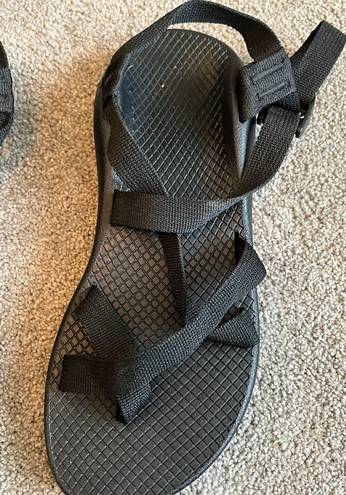 Chacos Women’s size 9 Black Chaco Sandals with Flaw