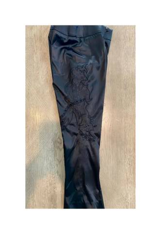 Cache NWOT  Satin front zip, embroidered sides cropped pants. Sz 2