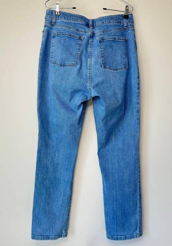 L.L.Bean  Classic Fit High Rise MOM Jeans Light Wash Size 14