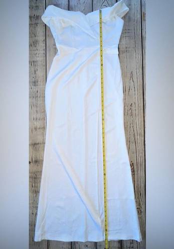 White Formal Long Party Gown Minimalist Wedding Dress Off Shoulder Sz Small NWT