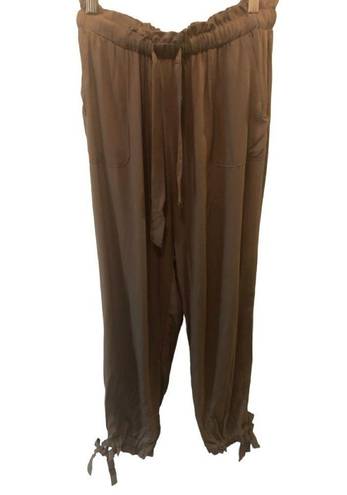 Lulus Lulu’s Sebastian Olive Green Pants Sz.M Pull On Paper Bag Waist Tied Ankle