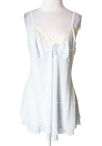 Oscar de la Renta  semi sheer slip light blue lace trim sz M