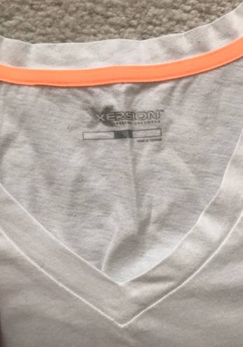 Xersion V-Neck Orange Graphic White Tee