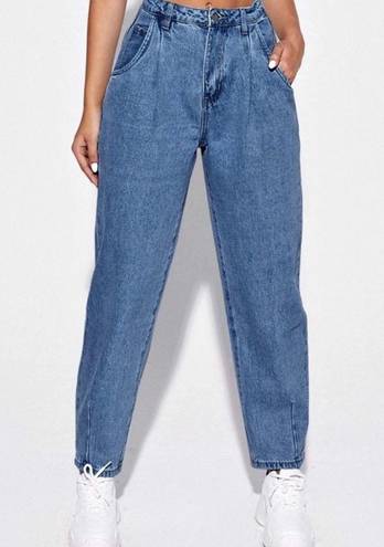 Abercrombie & Fitch Women’s Ultra High Rise Mom Jeans Pleated stone Wash 29