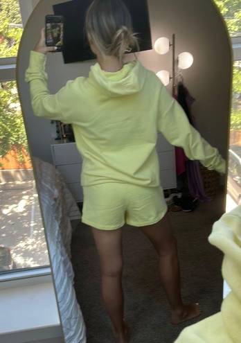 Athleta Girl Yellow Sweat Set in XXL (16)