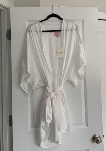 Show Me Your Mumu New  White First Look Robe Size XXL