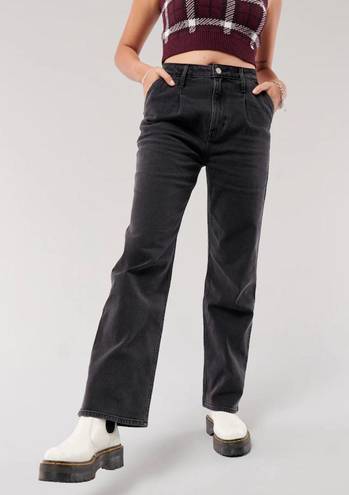 Hollister Ultra High-Rise Black Pleated Dad Jeans