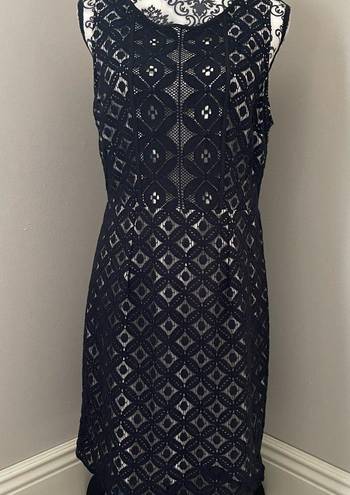 Kensie  Women's Graphic Geo Sleeveless Dress Black Lace With Cream Underlay Sz M.