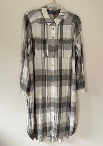 Pilcro Longline Plaid Long Sleeve Collared Button Down Tunic Shirt Gray White