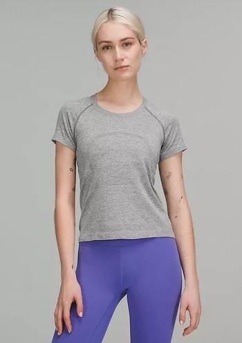 Lululemon  Swiftly Tech Short-Sleeve Shirt Grey 2.0 Hip Length 4 Gotpcore Hiking