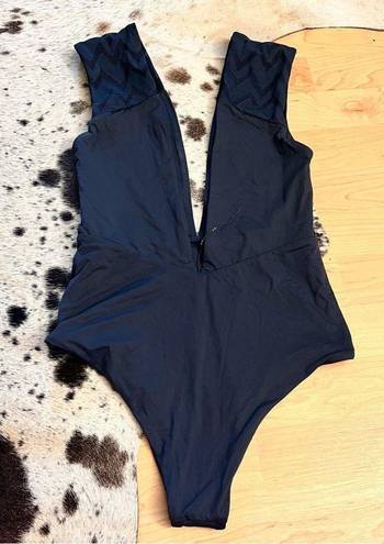 Tavik swim WEAR NWOT Eden One Piece Swimsuit Plunge Neck Blue Size Medium