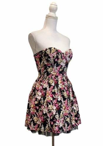 Sans Souci  Small Strapless Tube Floral Dress