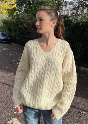 Brandy Melville Sweater nikki heavy wool sweater