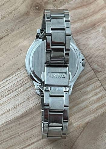 Seiko  Ladies Watch Crystals Stainless Bracelet Dial Hands Date Window