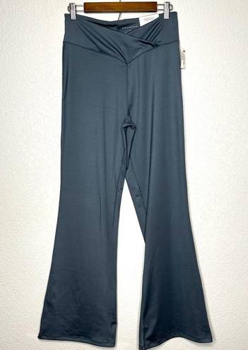 Aeropostale NWT  Flex Crossover High-Rise Flare Pants Grey size Large