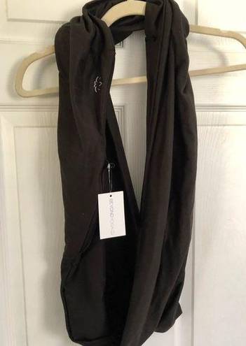 Beyond Yoga  black pocket infinity scarf NWT