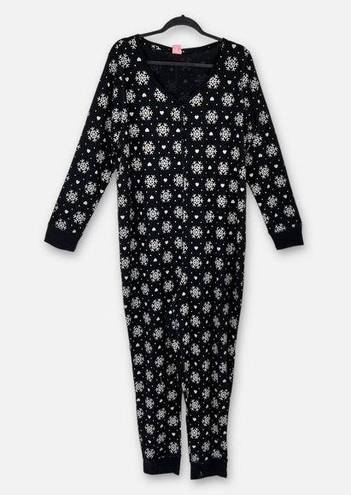 One Piece Jenni Womens  PJs NWT Size XXL Snowflake Black, White V-Neck Snap Front