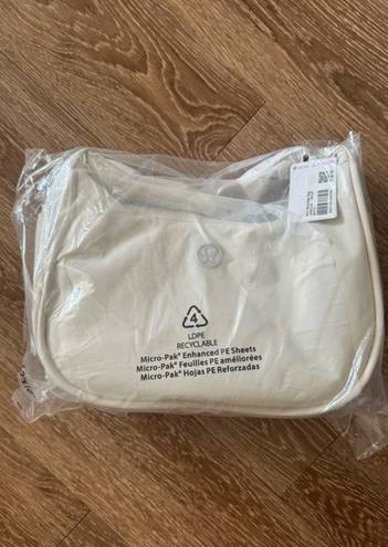 Lululemon NWT Mini Shoulder Bag 4L White Opal