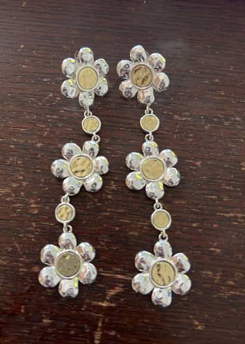 Daisy Dangle earrings