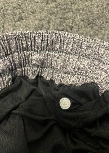 Lululemon Hotty Hot Short II 2.5” Gray