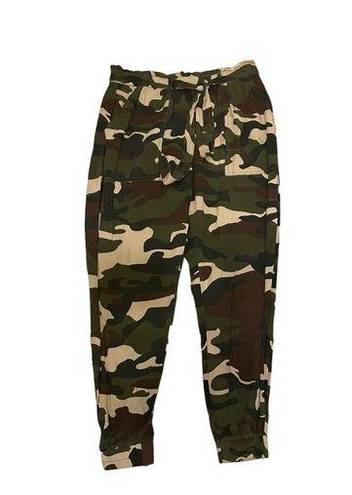 easel  camo joggers size S