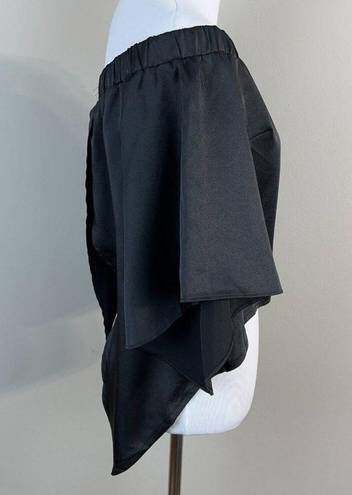 SEEK the Label  Crop Top XS Black Off Shoulder Flowy Sleeve Back Slit‎ New